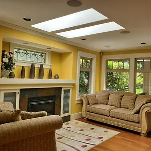 Elegant, Sunny Modern With Skylights - Kitsilano, Vancouver
